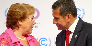 Michelle Bachelet junto a Ollanta Humala