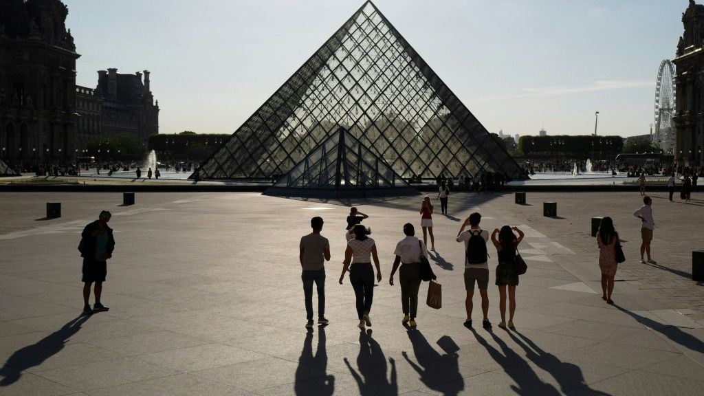 Treinta eventos están previstos hasta febrero de 2020 para celebrar los 30 años de la emblemática pirámide de Ieoh Ming Pei, que fue inaugurada en el enorme patio del Louvre en 1989