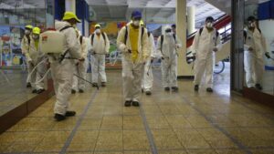 Equipos municipales realizan tareas de desinfección en las calles en Concepcion