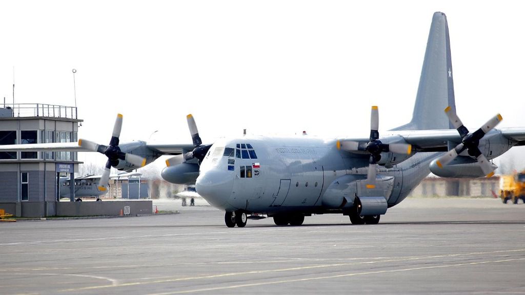 El avion Hercules C -130 de la Fuerza Aérea de Chile