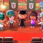 El avatar de la congresista demócrata estadounidense Alexandria Ocasio-Cortez asiste a una graduación en el videojuego Animal Crossing: New Horizons