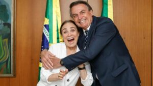 El presidente de Brasil, Jair Bolsonaro, y la actriz Regina Duarte