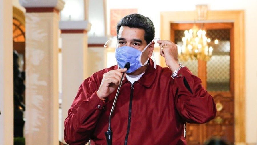 El presidente de Venezuela, Nicolás Maduro, con una mascarilla