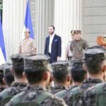 Militares de El Salvador con el presidente Nayib Bukele
