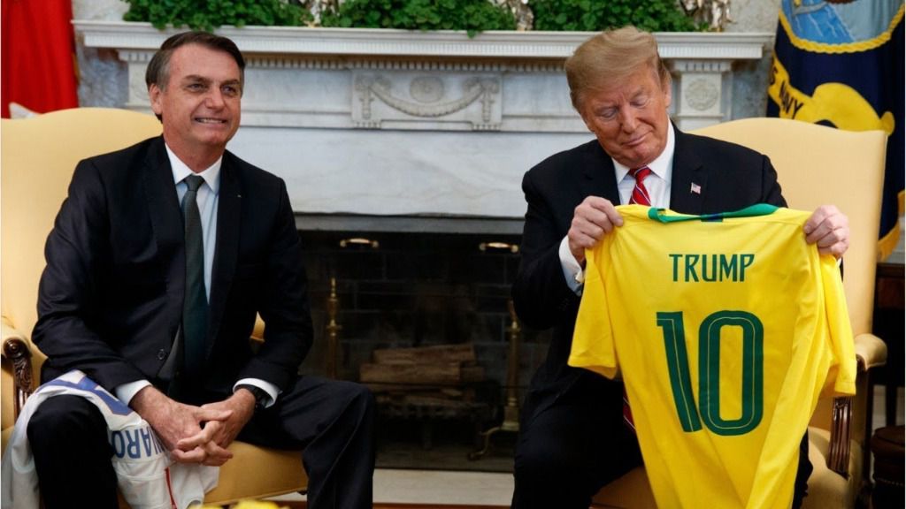 ataque adecuado silencio Bolsonaro expresa su apoyo "de corazón" a Trump y asegura que le gustaría  asistir a su toma de posesión – America Economica / Noticias de última hora  en Latinoamérica