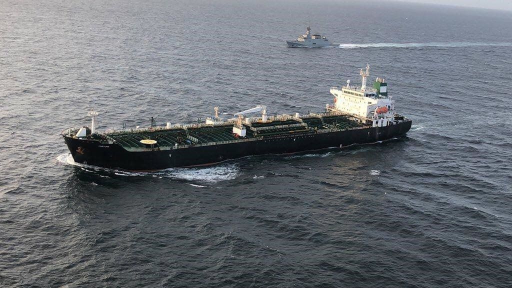 Petrolero iraní 'Fortune' a su llegada a Venezuela con un cargamento de gasolina