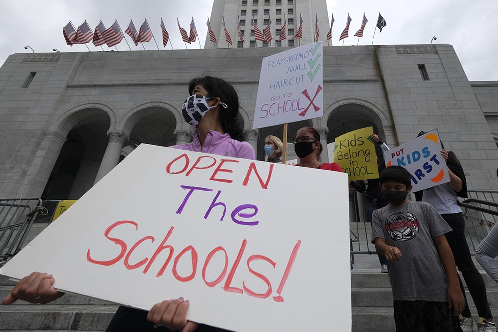 Protesta a favor de la reapertura de los colegios en Los Ángeles, California, Estados Unidos. - Ringo Chiu/ZUMA Wire/dpa