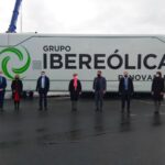Acto que ha tenido lugar hoy de la salida del puerto de Bilbao de nacelles de aerogeneradores del primer parque eólico de Repsol e Ibereólica en Chile. - EUROPA PRESS