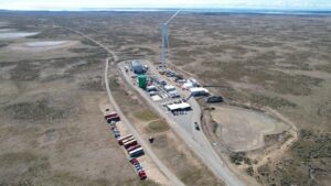 Imagen aérea de la nueva planta de carburante sintéticos de Porsche y Highly Innovative Fuels (HIF) en la localidad chilena de Punta Arenas. - PORSCHE