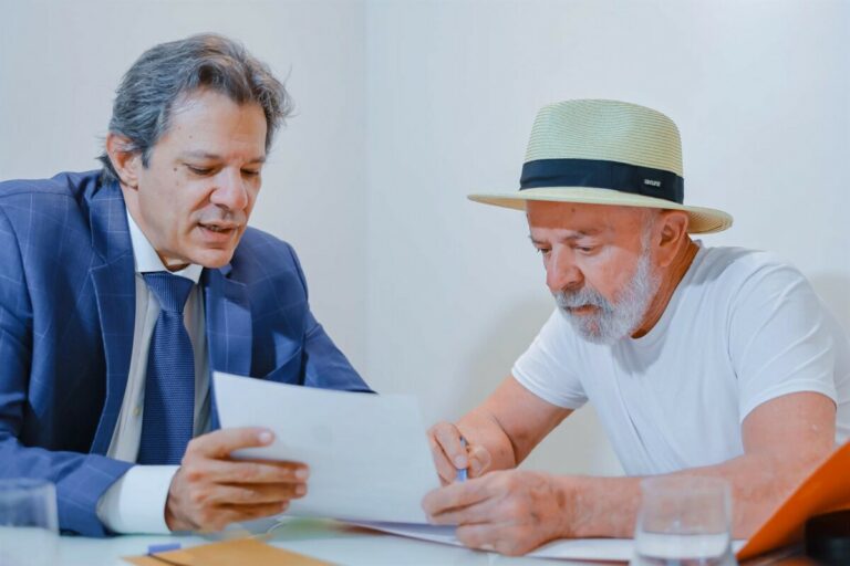 El ministro de Finanzas de Brasil, Fernando Haddad, y el presidente Luiz Inácio Lula da Silva. - Ricardo Stuckert/Palacio Planalt / DPA