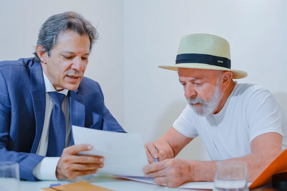 El ministro de Finanzas de Brasil, Fernando Haddad, y el presidente Luiz Inácio Lula da Silva. - Ricardo Stuckert/Palacio Planalt / DPA