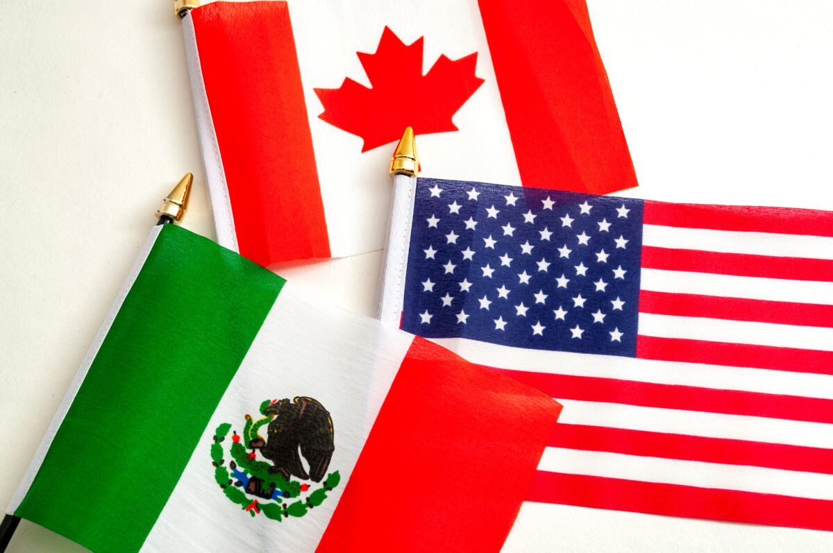 Banderas de Canadá, EEUU y México