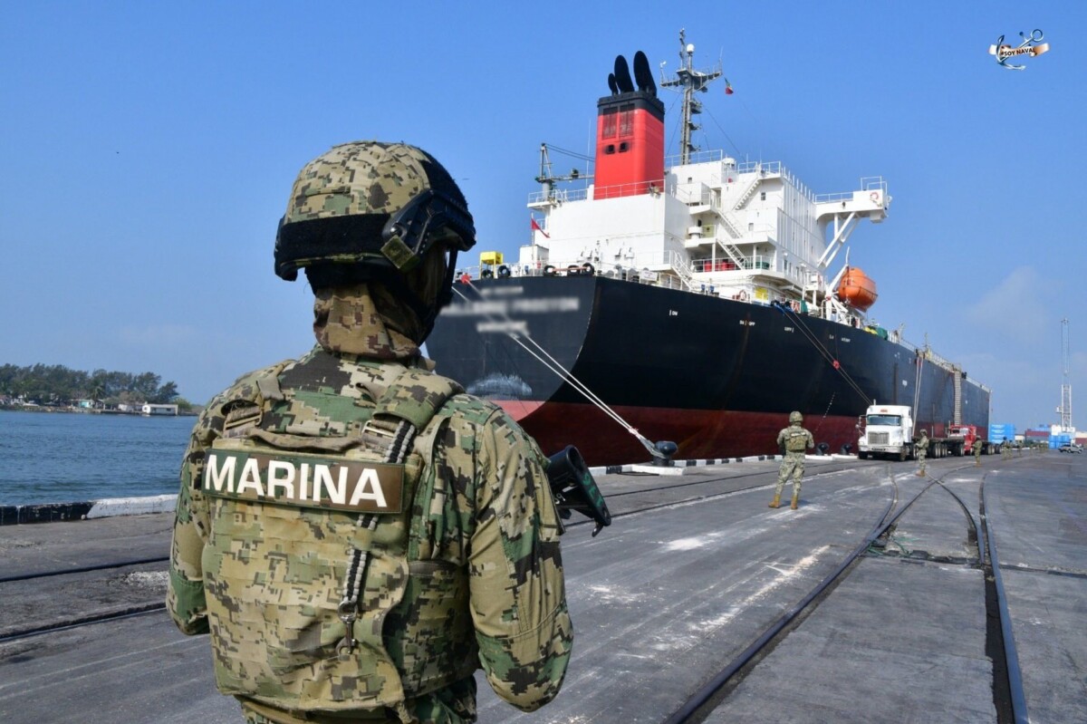Barco con diésel de contrabando incautado en México (Fogo: Secretaría de Marina de México)