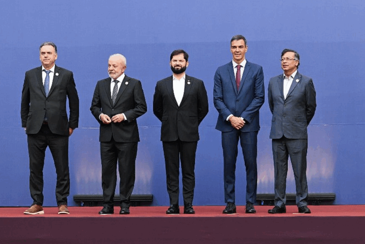 Sánchez con los presidentes de Chile, Gabriel Boric; Brasil, Luiz Inácio Lula da Silva; Uruguay, Yamandú Orsi; y Colombia, Gustavo Petro (Foto: La Moncloa)