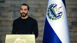 Nayib Bukele hablando sobre la estrategia de seguridad en El Salvador