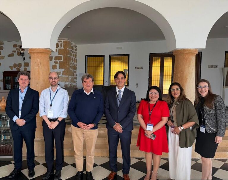 Foto de la comitiva del Banco Central de Venezuela (BCV) con el gobernador del Banco de España (BdE), José Luis Escrivá (Foto: Banco Central de Venezuela)